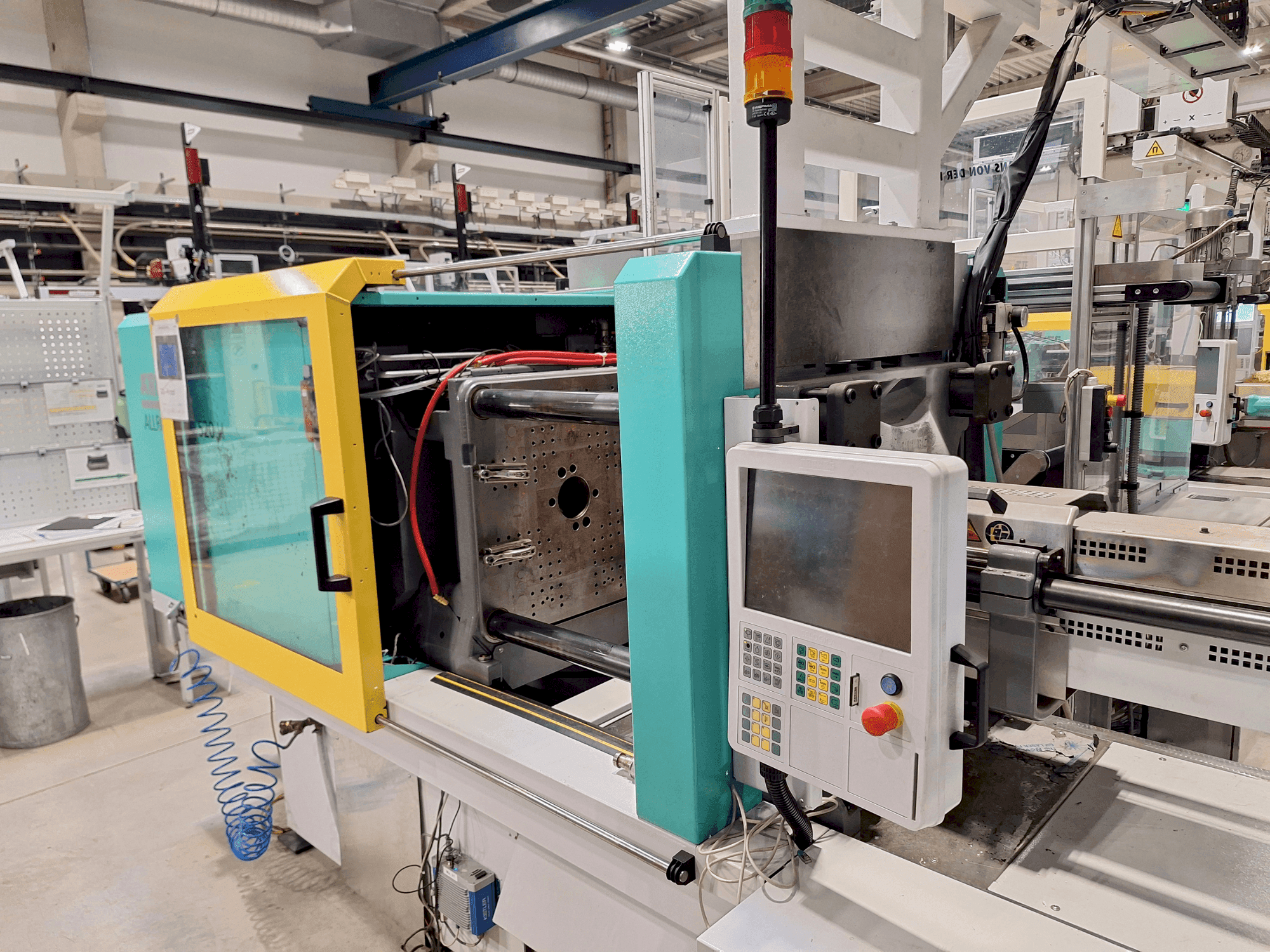 Mašīnas Arburg 520 H pretskats