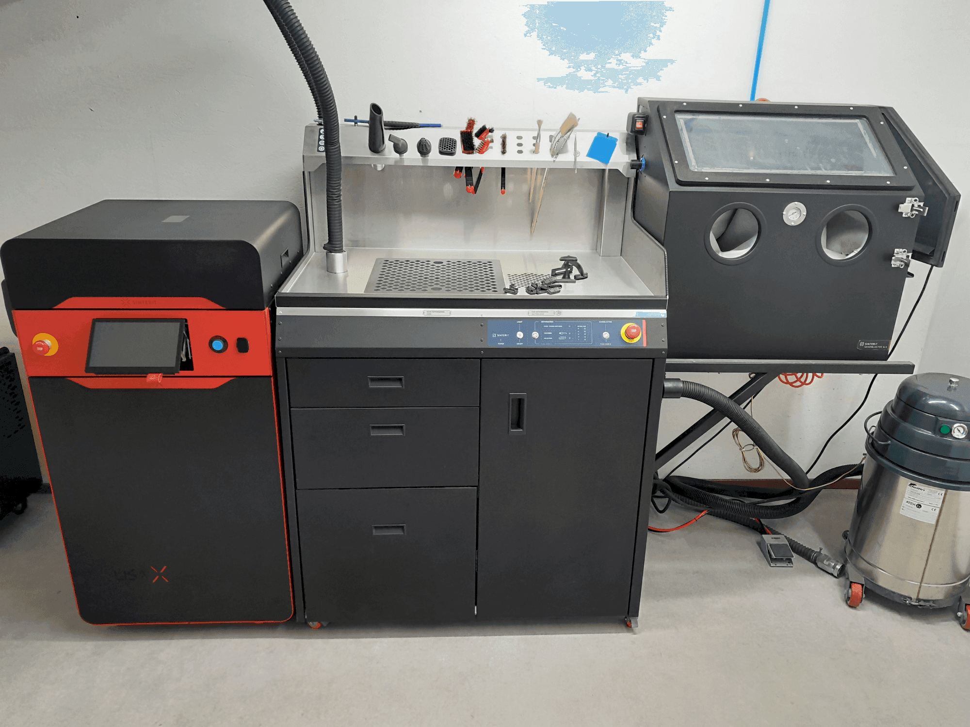 Mašīnas SINTERIT lisa x pretskats