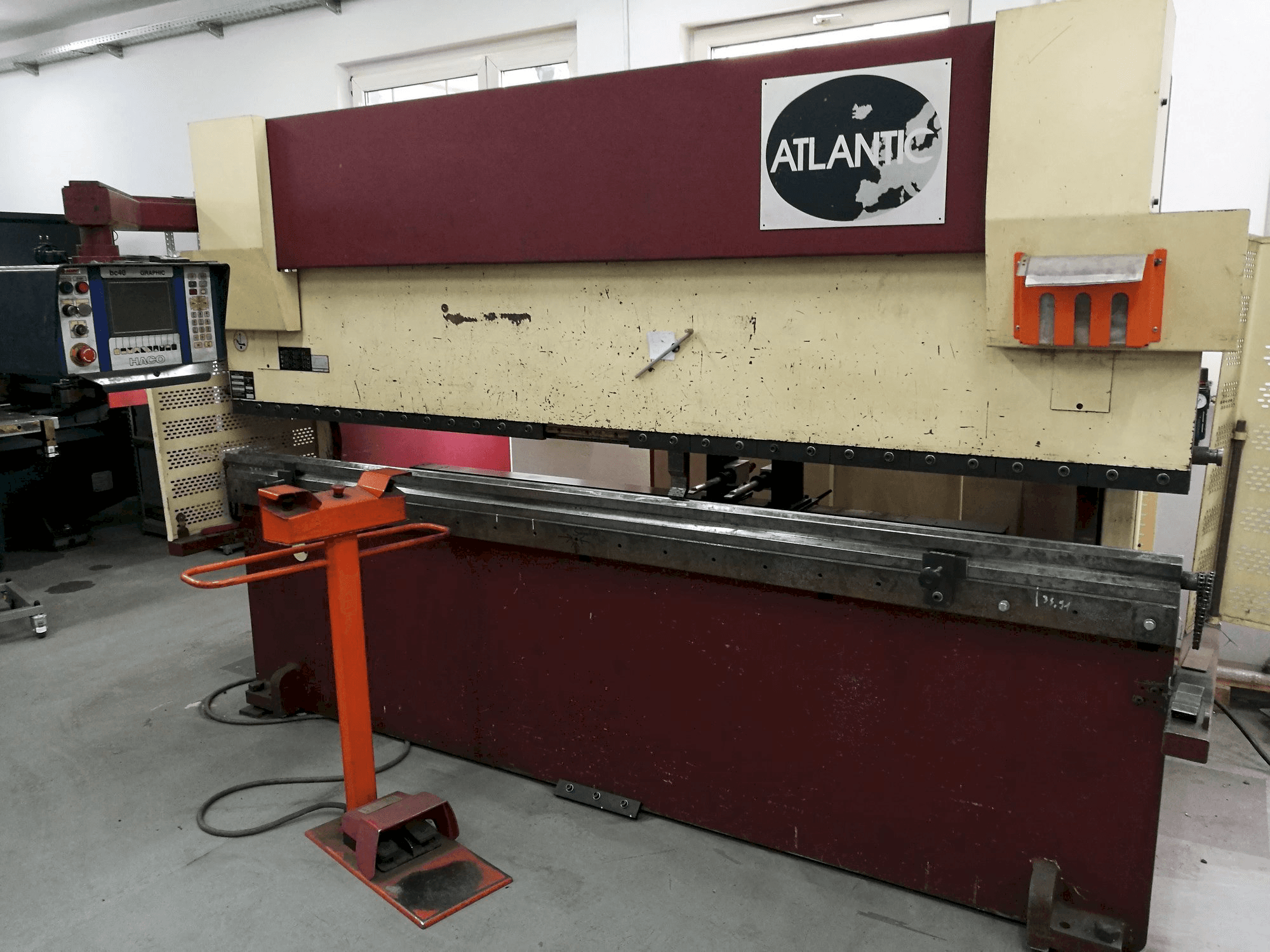 Mašīnas HACO ATLANTIC HPE 30100 pretskats