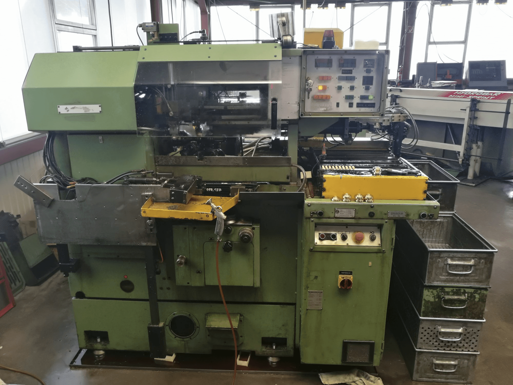 Mašīnas KOEPFER 153 B pretskats