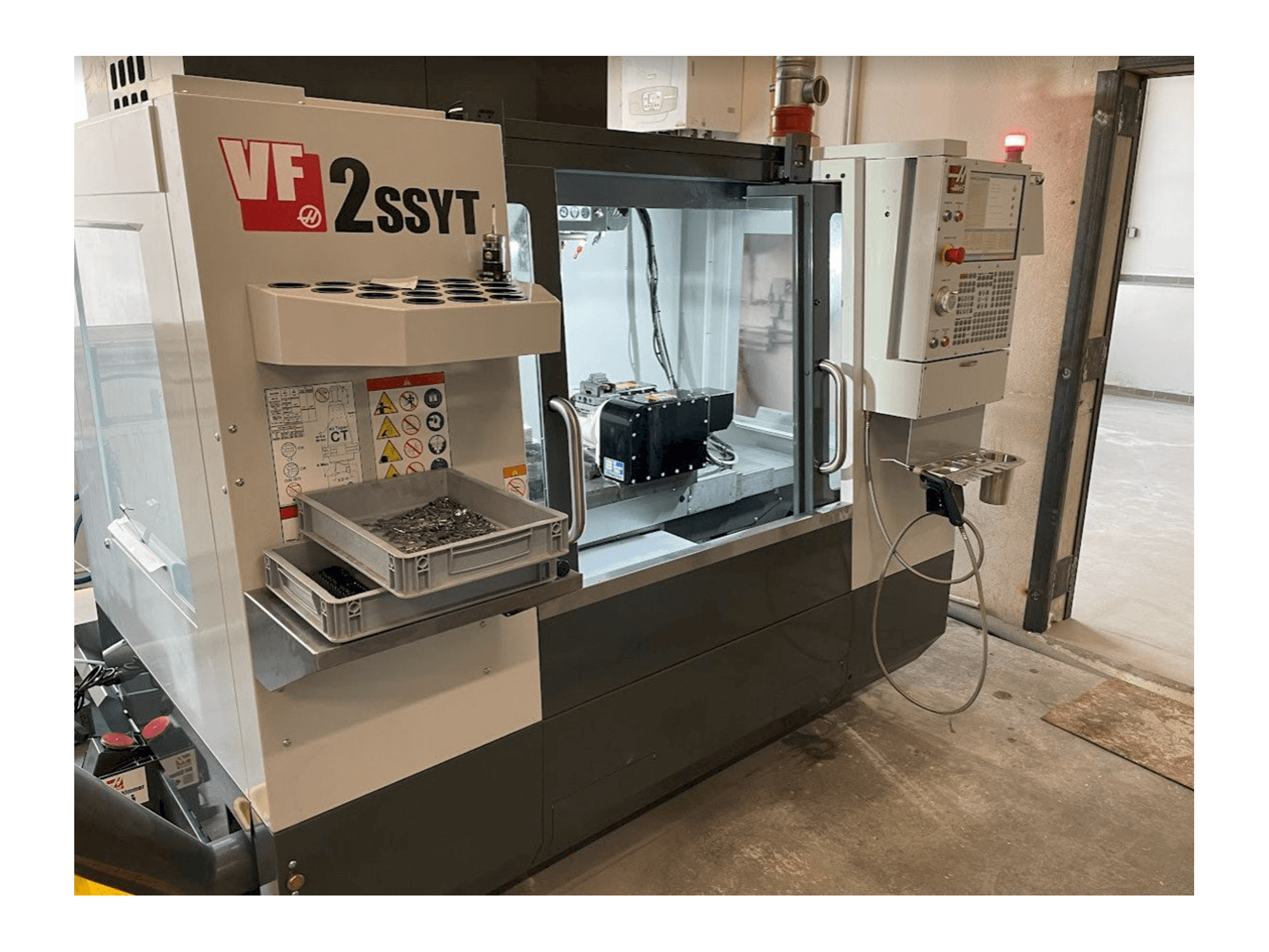 Mašīnas HAAS VF-2SSYT pretskats