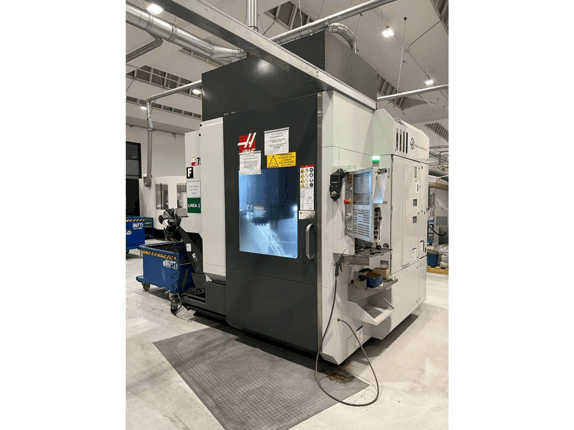 Mašīnas HAAS UMC 750SS pretskats