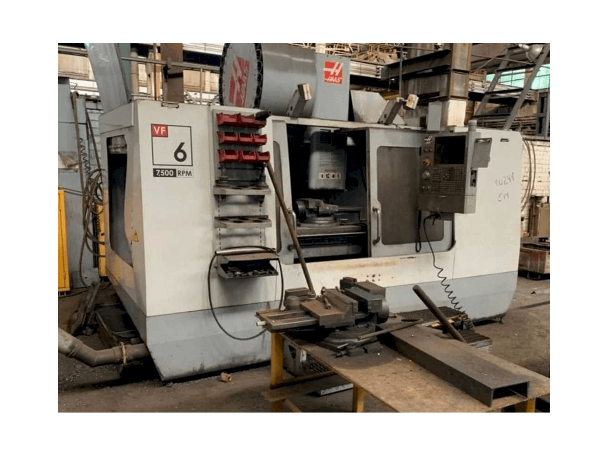Mašīnas HAAS VF-6/50 pretskats