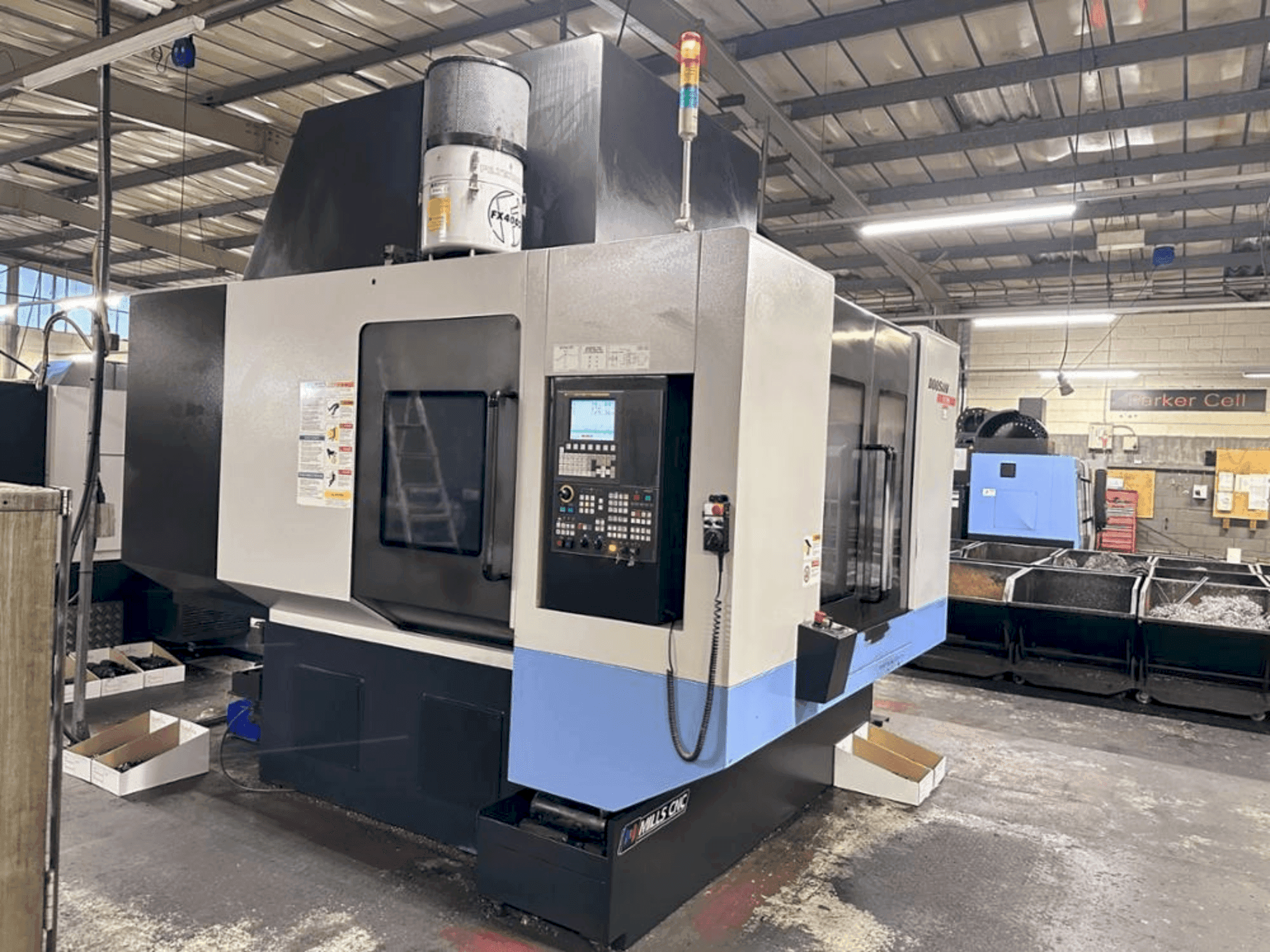 Mašīnas DOOSAN VC 510 pretskats