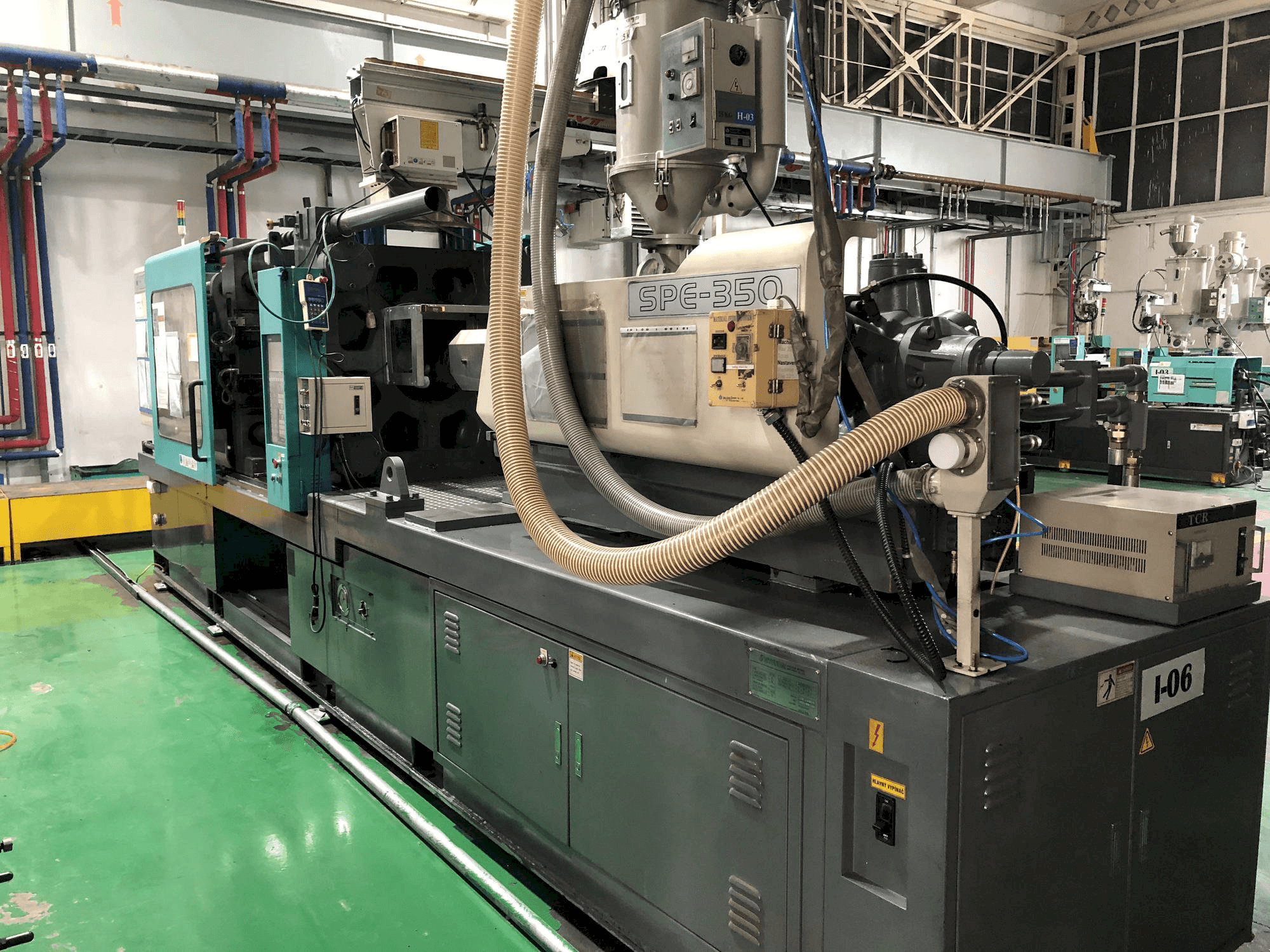 Mašīnas Hyundai SPE-350 pretskats