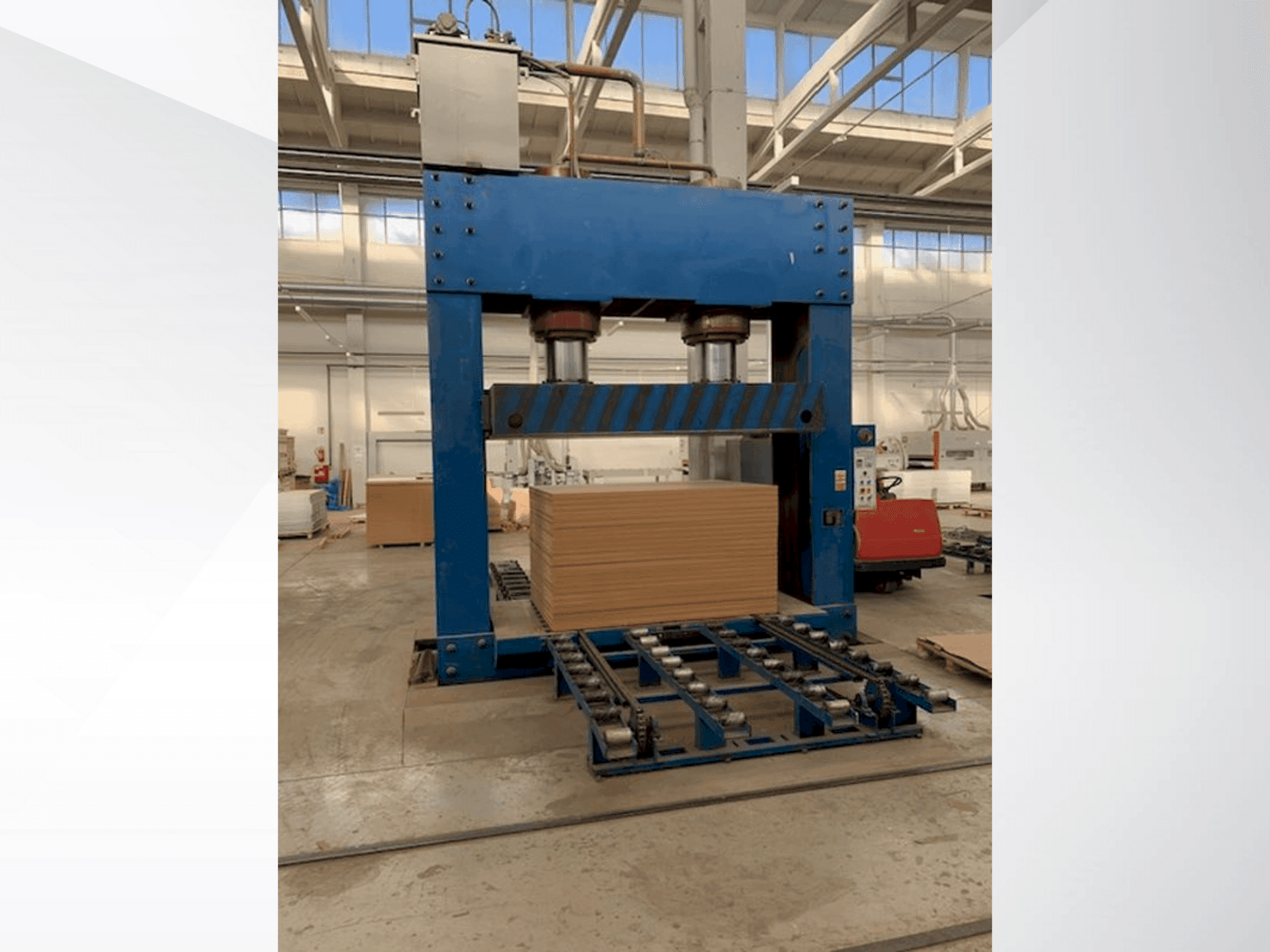 Mašīnas LINYI JIANZHONG WOOD MACIHNERY JJC-CP pretskats